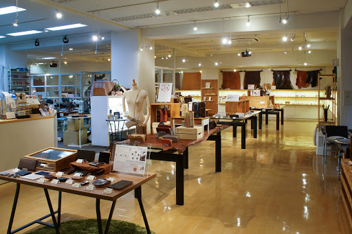 mic ueno main store.Leather accessories and leather wallet shops