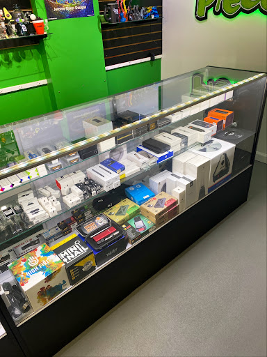 Tobacco Shop «FunkyPiece Smoke Shop & Glass Gallery», reviews and photos, 2116 18th St NW, Washington, DC 20009, USA