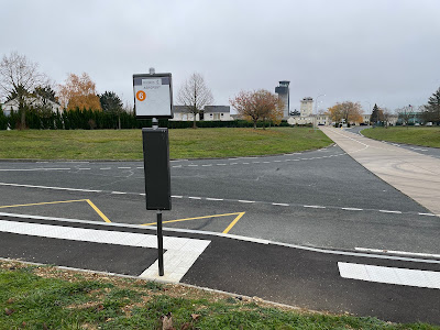 Arrêt bus Aéroport à Coings