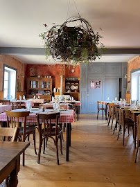 Atmosphère du Restaurant français Auberge la Broc Assiette à Charnay - n°17