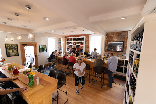 Winery «Wide River Winery - Tasting Room», reviews and photos, 106 N Cody Rd, Le Claire, IA 52753, USA