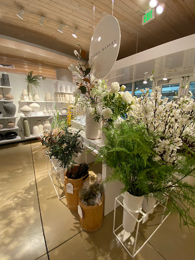 Furniture Store «Crate and Barrel», reviews and photos, 555 Bellevue Way NE, Bellevue, WA 98004, USA