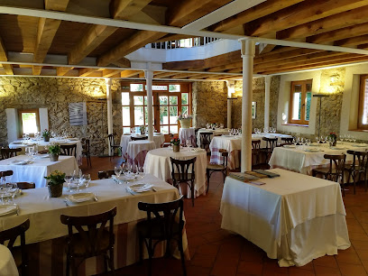 Restaurante Asador La Portada de Mediodía - C. San Nicolás de Bari, 31, 40160 Torrecaballeros, Segovia, Spain