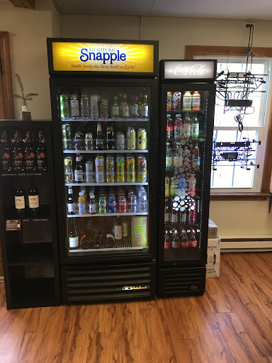 Liquor Store «The Liquor Lad», reviews and photos, 17 Burlington Rd, Harwinton, CT 06791, USA