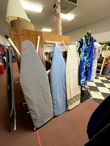 Thrift Store «Someplace Safe Thrift Stores», reviews and photos, 708 Atlantic Ave, Morris, MN 56267, USA