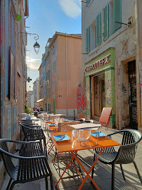 Atmosphère du Restaurant de fruits de mer Entre Terre & Mer à Marseille - n°9