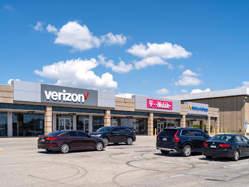 Shopping Mall «Roosevelt Mall», reviews and photos, 2339 Cottman Ave #1, Philadelphia, PA 19149, USA