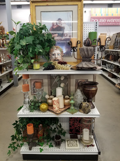 Thrift Store «Goodwill Central Texas - Lakeway», reviews and photos, 1901 RR 620 South, Lakeway, TX 78734, USA