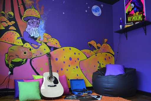 Tobacco Shop «EUPHORIA PSYCHEDELIC GIFT SHOP», reviews and photos, 213 Bedford Ave, Bellmore, NY 11710, USA