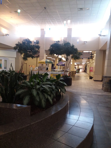 Shopping Mall «Lakeshore Mall», reviews and photos, 150 Pearl Nix Pkwy, Gainesville, GA 30501, USA