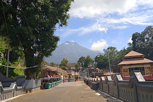 Pesarean Gunung Kawi image