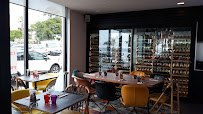 Atmosphère du Restaurant français Restaurant le p’tit dauphin à Six-Fours-les-Plages - n°4