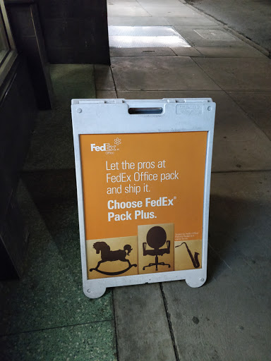 Print Shop «FedEx Office Print & Ship Center», reviews and photos, 3710 Forbes Ave, Pittsburgh, PA 15213, USA