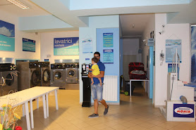 Lavanderia self service Monia