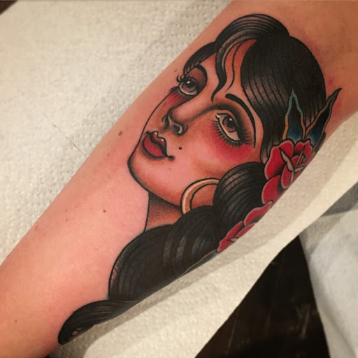 Tattoo Shop «Icon Tattoo Studio», reviews and photos, 813 N Russell St, Portland, OR 97227, USA