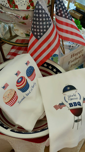 Gift Basket Store «Goldenberry Gifts & Gourmet», reviews and photos, 149 Cherry St, New Canaan, CT 06840, USA