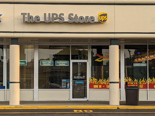 The UPS Store, 10 Main St, Woodbridge, NJ 07095, USA, 