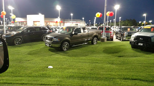 Toyota Dealer «Planet Toyota», reviews and photos, 5540 Auto Ct Dr, Matteson, IL 60443, USA