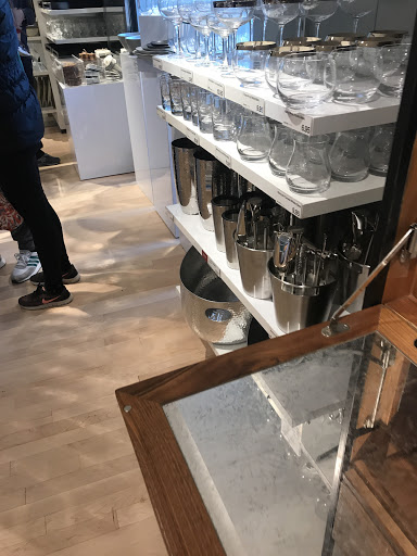 Furniture Store «Crate and Barrel», reviews and photos, 1115 Broadway Plaza, Walnut Creek, CA 94596, USA