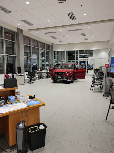 Toyota Dealer «Royal Moore Toyota», reviews and photos, 1415 SE River Rd, Hillsboro, OR 97123, USA