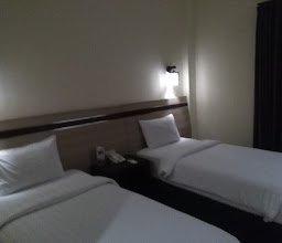 Hotel Puri Indah photo