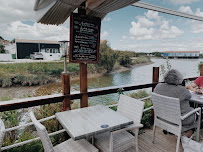 Atmosphère du Restaurant français Les Poissons Rouges SAS à Saint-Trojan-les-Bains - n°12