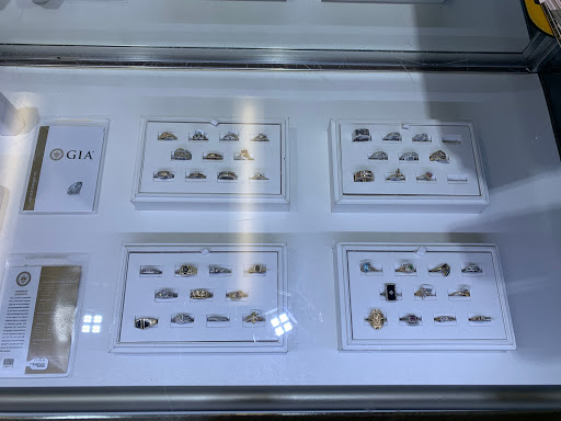 Pawn Shop «Sterling & Knight Jewelry & Pawn», reviews and photos, 295 S Schmidt Rd, Bolingbrook, IL 60440, USA