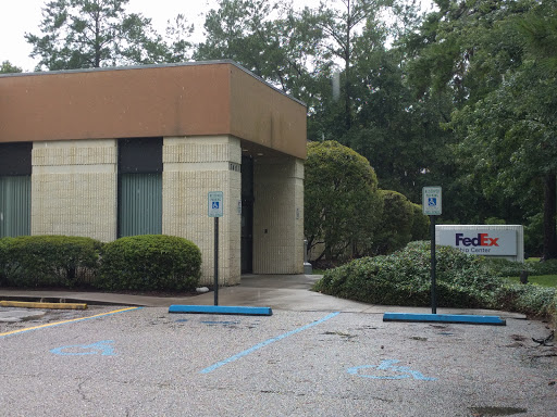 Shipping and Mailing Service «FedEx Ship Center», reviews and photos, 3401 Commonwealth Blvd, Tallahassee, FL 32303, USA