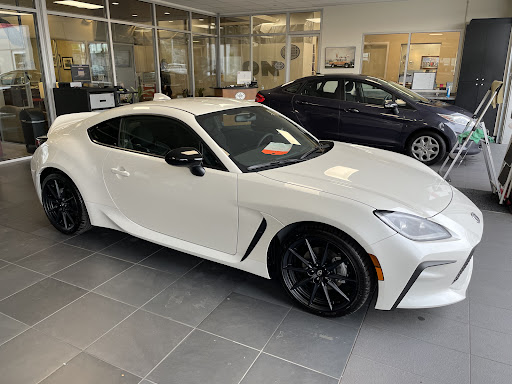 Toyota Dealer «Doxon Toyota of Auburn», reviews and photos, 3405 Auburn Way N, Auburn, WA 98002, USA