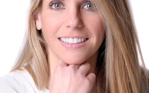 Clínica Dental Pilar Fenoy image