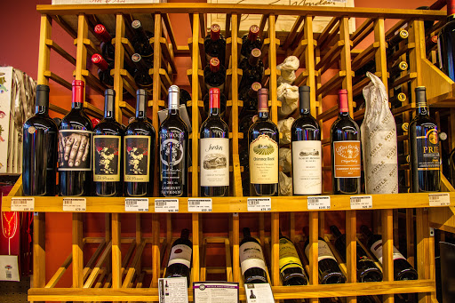 Liquor Store «Esplanade Wine & Spirits», reviews and photos, 2948 W Euclid Ave, Arlington Heights, IL 60005, USA