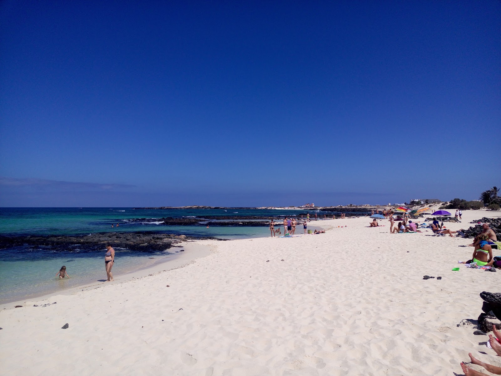 Cotillo Plajı'in fotoğrafı geniş plaj ile birlikte