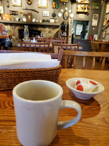 American Restaurant «Cracker Barrel Old Country Store», reviews and photos, 80 Alamo Dr, London, KY 40741, USA