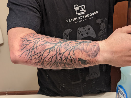 Tattoo Shop «9 Tattoo», reviews and photos, 2443 Orange Ave NE, Roanoke, VA 24012, USA