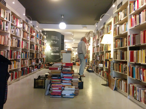 Re-Read Librería Lowcost - C. Londres - Barcelona
