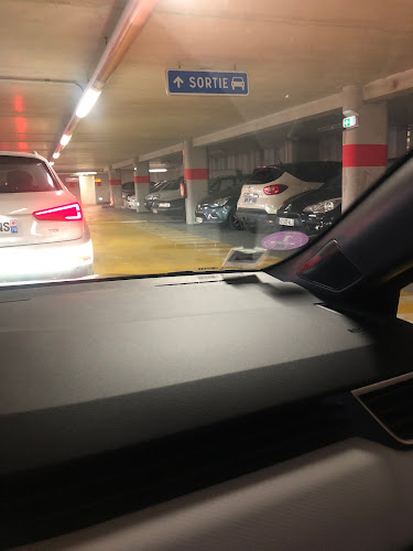 Borne de recharge de véhicules électriques Indigo Charging Station Mantes-la-Ville
