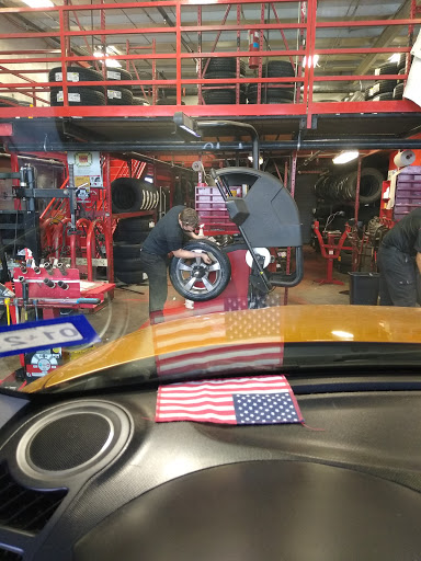 Tire Shop «Discount Tire Store - Leon Valley, TX», reviews and photos, 6221 Bandera Rd, Leon Valley, TX 78238, USA