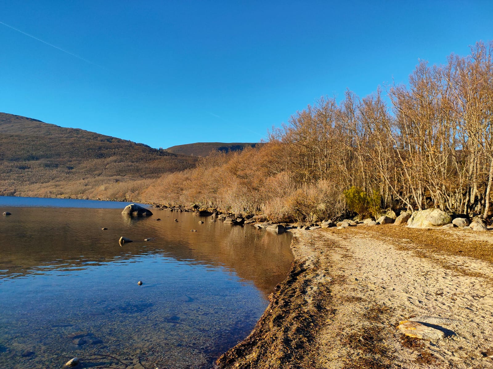 Foto van Playa de los Enanos - populaire plek onder ontspanningskenners