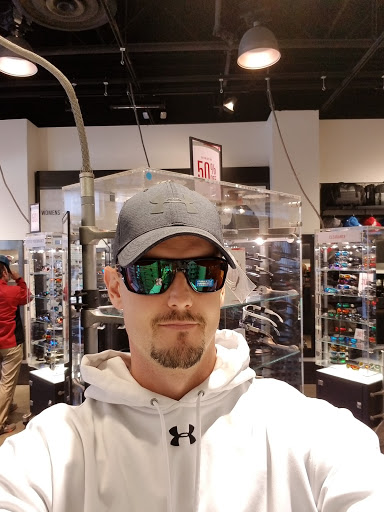 Sunglasses Store «Oakley Vault», reviews and photos, 4401 S Interstate Hwy 35 #221, Round Rock, TX 78665, USA