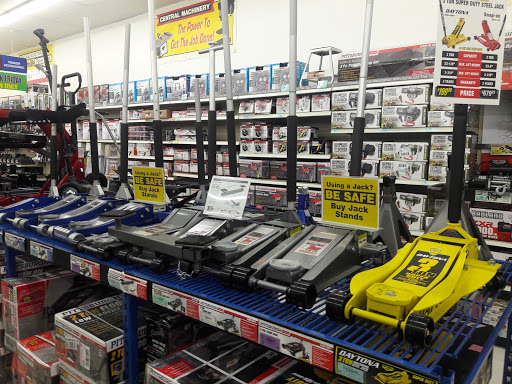 Hardware Store «Harbor Freight Tools», reviews and photos, 3050 N Josey Ln #106, Carrollton, TX 75007, USA