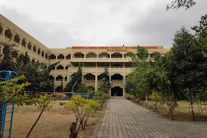 Maharishi Vidya Mandir School image
