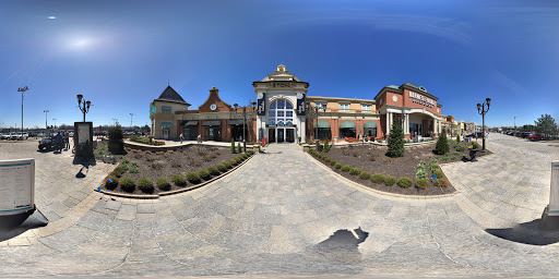 Jewelry Store «Tiffany & Co.», reviews and photos, 28699 Chagrin Blvd, Woodmere, OH 44122, USA