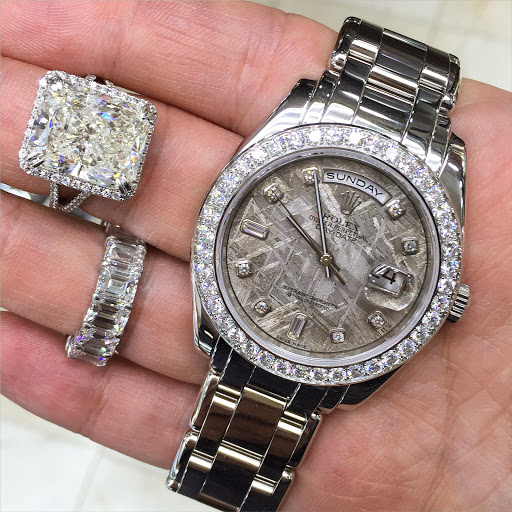 Watch Store «Diamond Club Jewelry Store Miami, Used Rolex Watches Miami», reviews and photos, 36 NE 1st St #154, Miami, FL 33132, USA