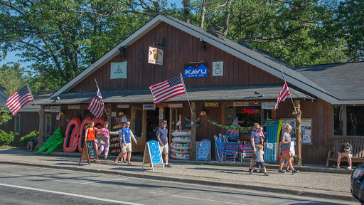 Totem Shop, 6521 Western Ave, Glen Arbor, MI 49636, USA, 