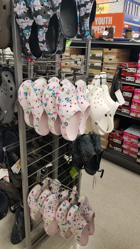 Sporting Goods Store «Big 5 Sporting Goods - Sunnyvale», reviews and photos, 721 Sunnyvale Saratoga Rd, Sunnyvale, CA 94087, USA