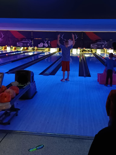 Bowling Alley «Brunswick Zone Roselle Lanes», reviews and photos, 1100 W Lake St, Roselle, IL 60172, USA