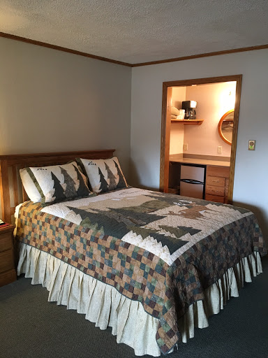 Resort «Smoke Hole Caverns», reviews and photos, 8290 N Fork Hwy, Cabins, WV 26855, USA