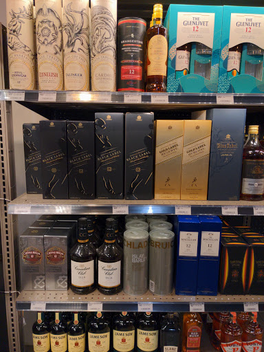 Liquor Store «Lynbrook Wine & Liquor», reviews and photos, 325 Sunrise Hwy, Lynbrook, NY 11563, USA