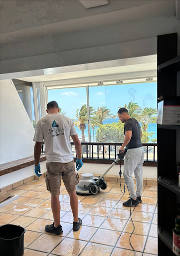 Limpieza de cristales ISCLEAN Lanzarote en Arrecife, Las Palmas de Gran Canaria