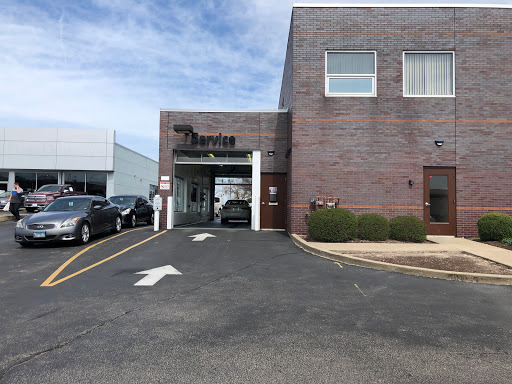 Infiniti Dealer «Plaza Infiniti», reviews and photos, 755 N New Ballas Rd, Creve Coeur, MO 63141, USA